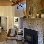 Charming Nordic Style - 2Br + 1 Bath Entire House
