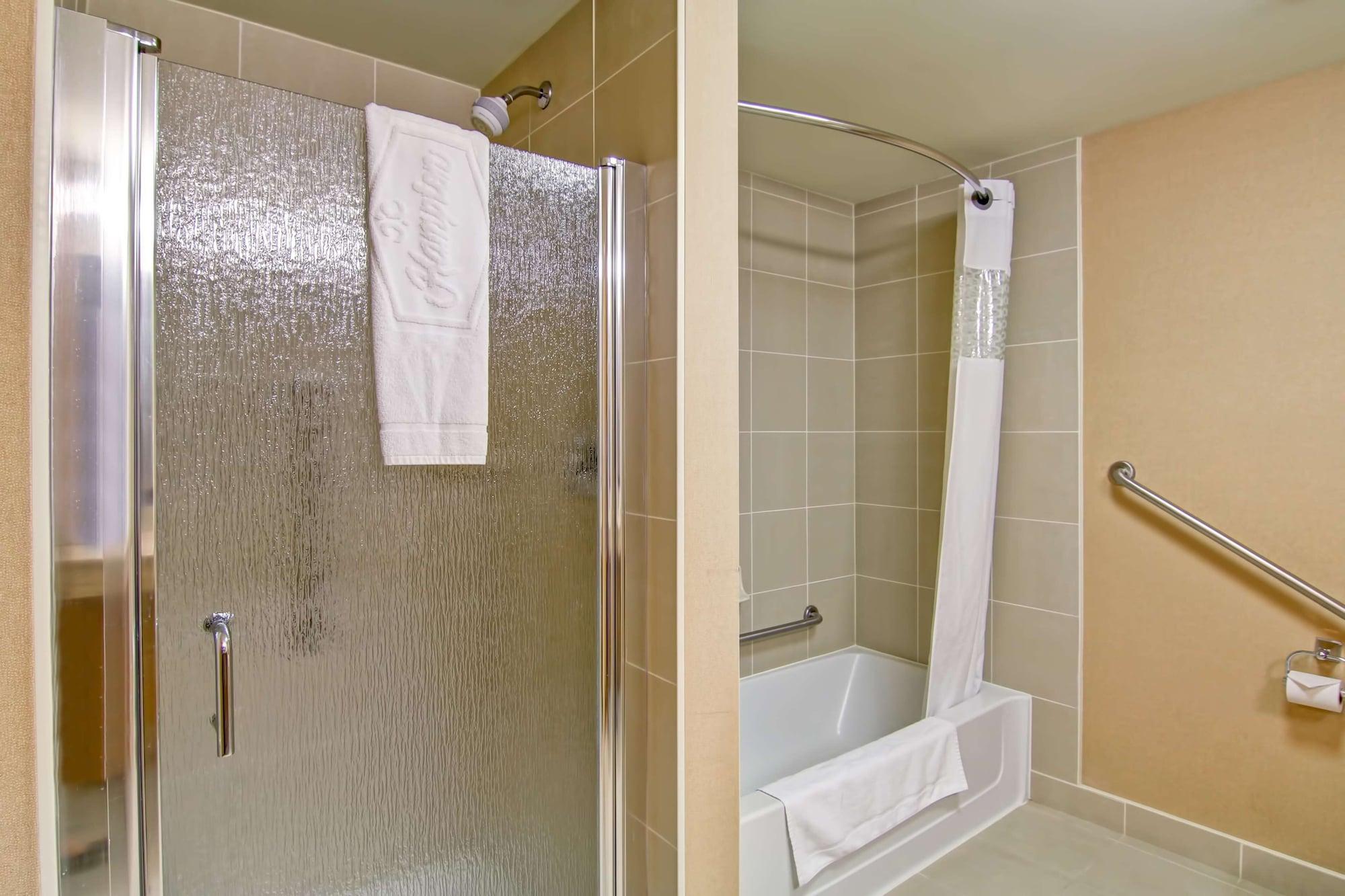 Hotel Hampton By Hilton 2*