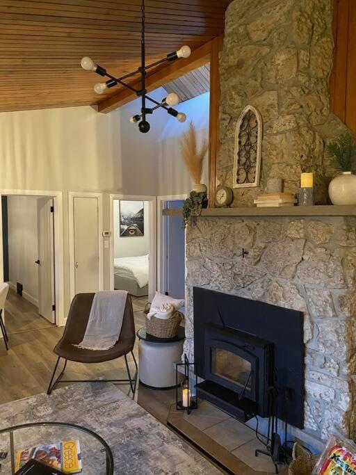 Charming Nordic Style - 2br + 1 Bath Entire House Apartment Sudbury