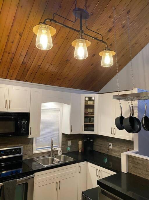 Charming Nordic Style - 2br + 1 Bath Entire House Sudbury