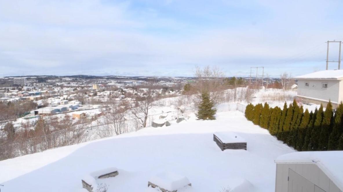 Stunning Estate With Hot Tub & Sunset Views *