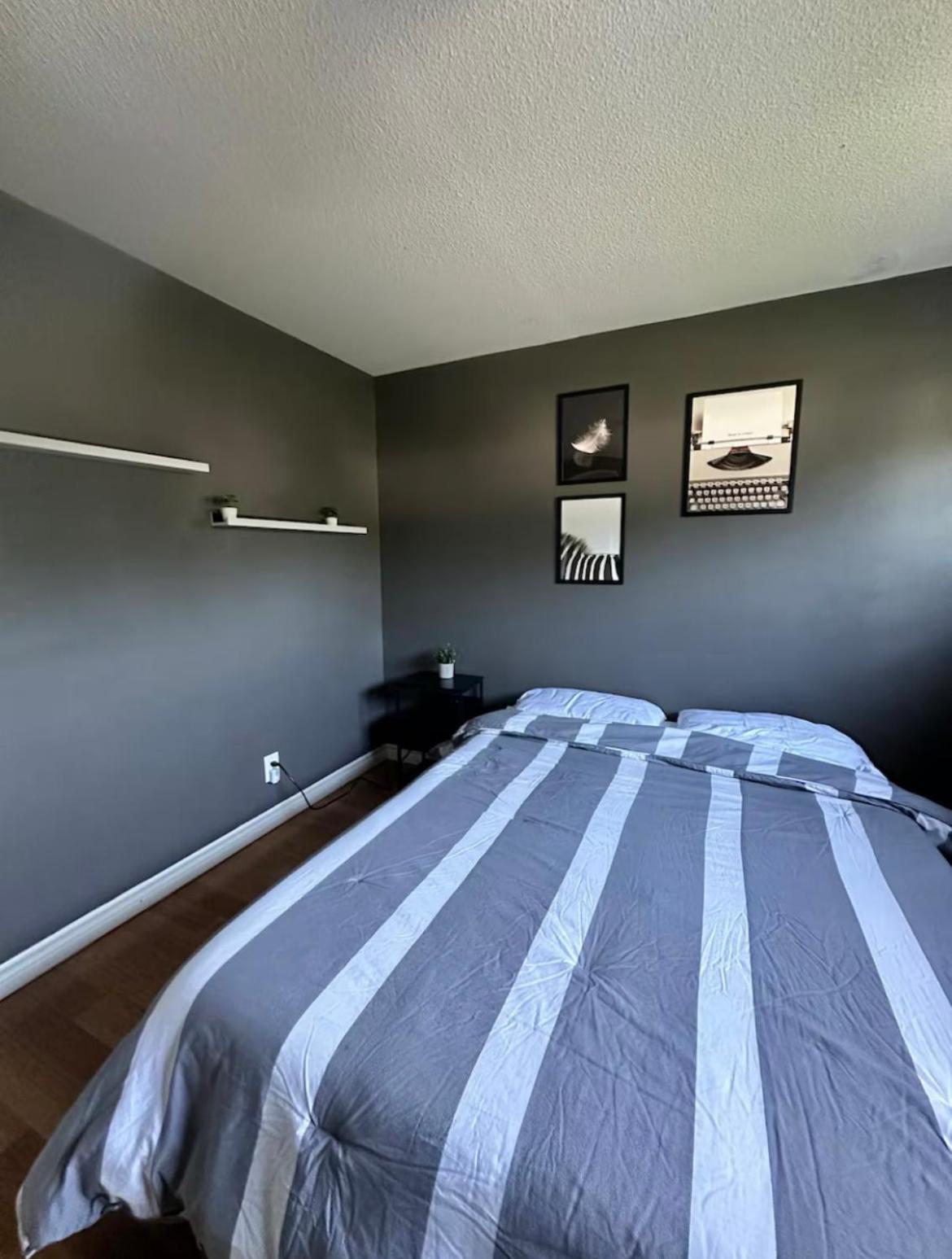 1 Bedroom With Bath Private Floor *